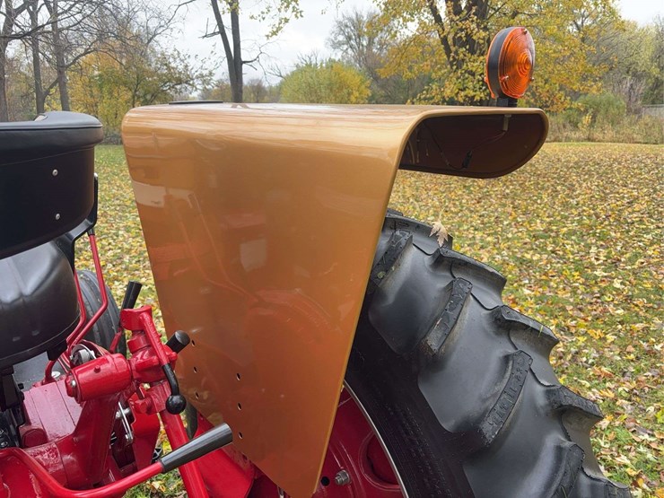 1970-farmall-544-hydro-diesel-row-crop-golden-demonstrator-image-72