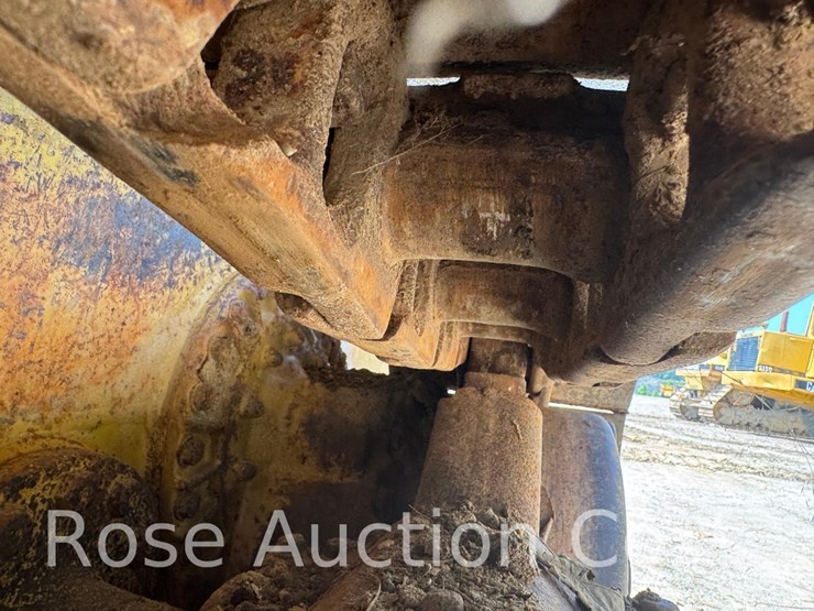 caterpillar-953-image-16