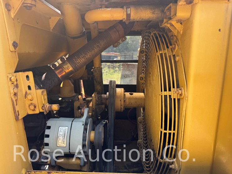 caterpillar-953-image-13