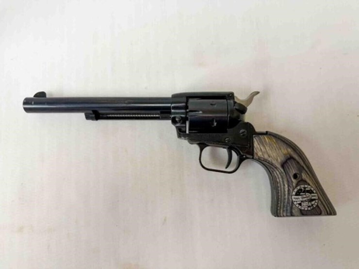 heritage-rough-rider-22/22mag-revolver-image-2
