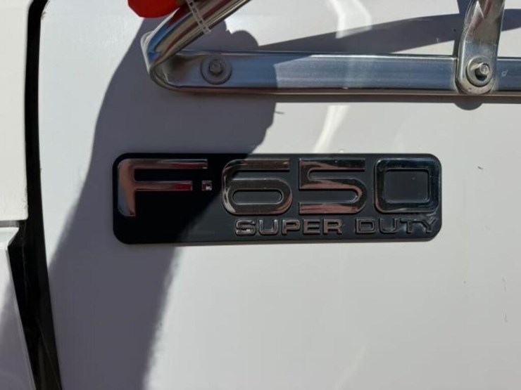 2001-ford-f650-xl-image-9