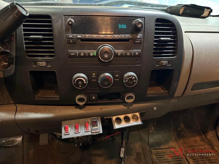 2009-chevrolet-silverado-2500-image-37