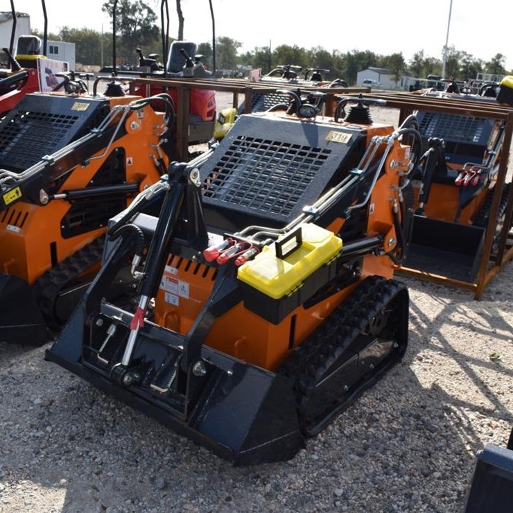 LHR-HT380 Q1 MINI SKID STEER (SERIAL # NOT FOUND) (K)