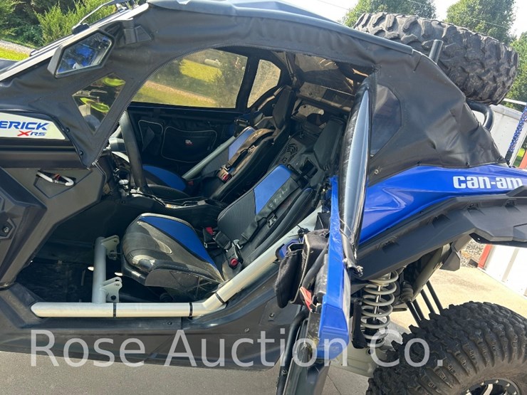 2022-can-am-maverick-x3-image-7