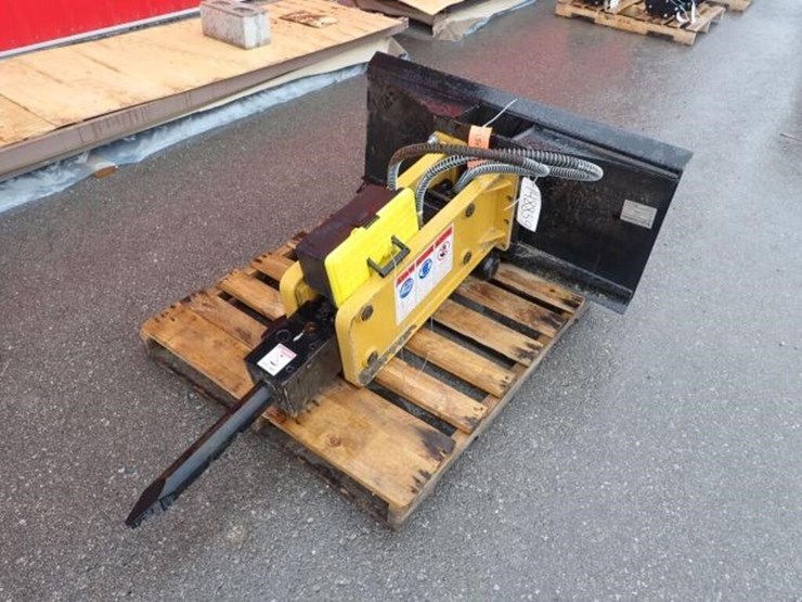 2025-cfo-industrial-skid-steer-hydraulic-hammer-ss-image-4