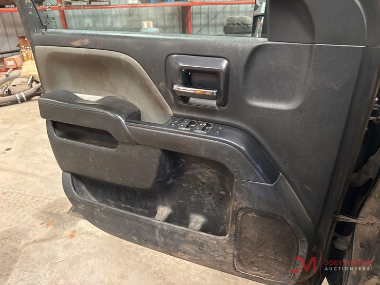 2018-chevrolet-silverado-3500-image-41