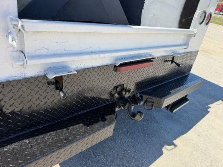 2001-ford-f650-xl-image-56