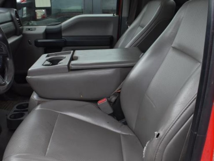 2017-ford-f550-image-21