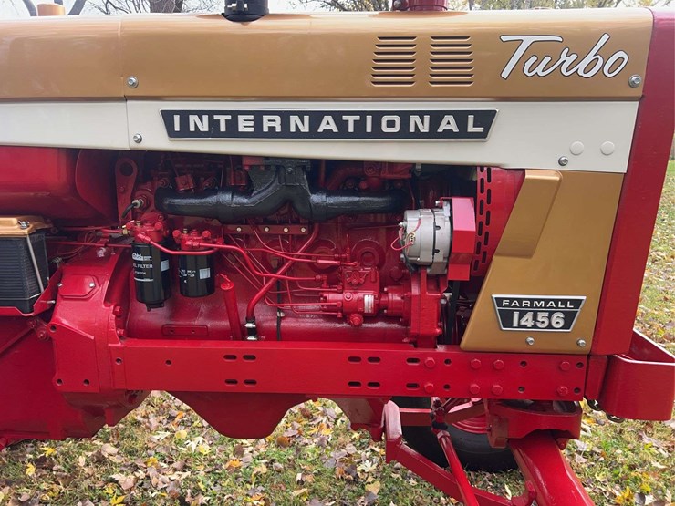 1970-1456-farmall-row-crop-golden-demonstrator-image-24