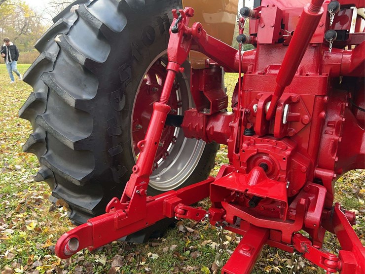 1970-1456-farmall-row-crop-golden-demonstrator-image-44
