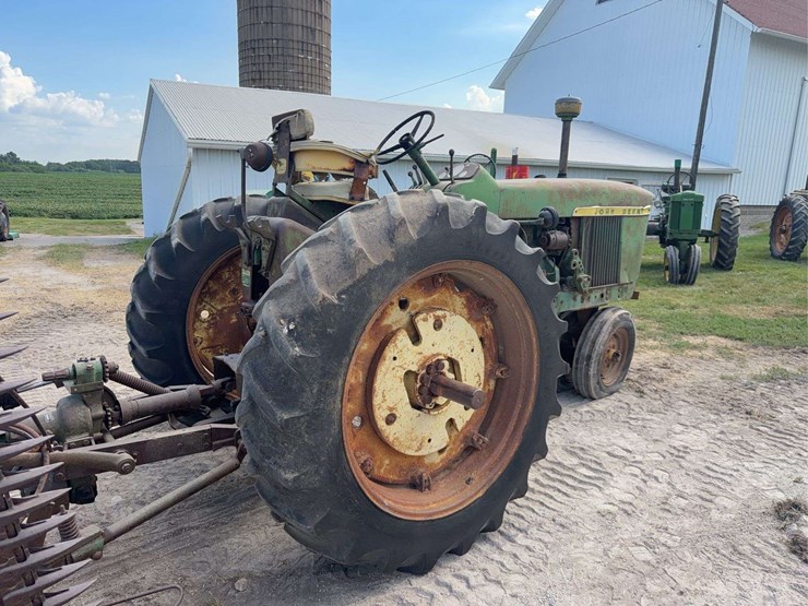 john-deere-3010-image-5