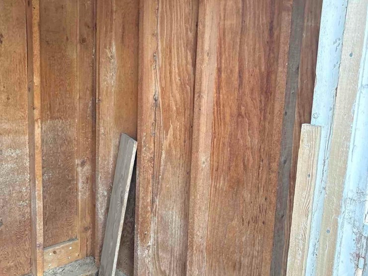 6’x6’-portable-feed-shed-image-8