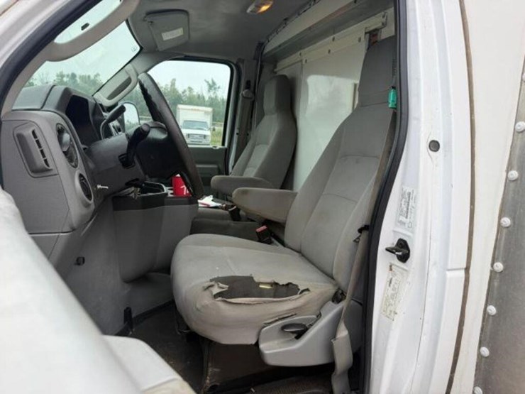 2014-ford-e450-image-19