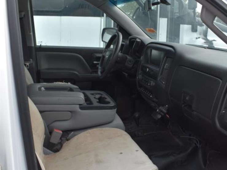 2017-chevrolet-1500-image-13