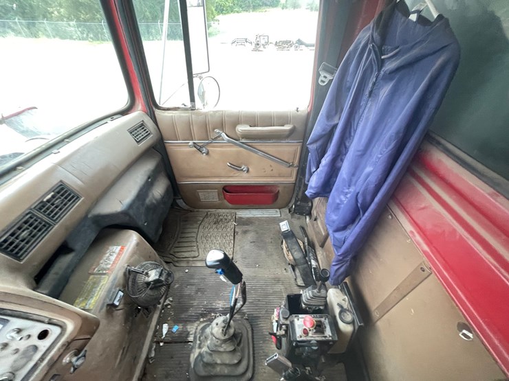 1994-ford-l9000-image-36