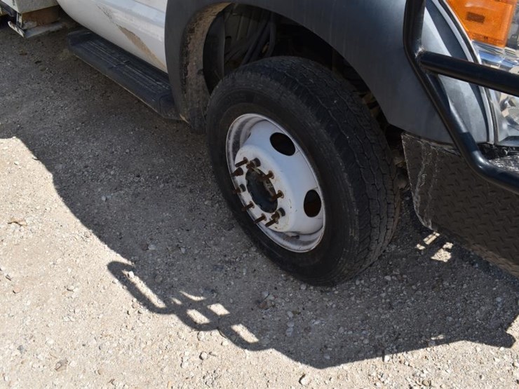 2016-ford-f550-image-3