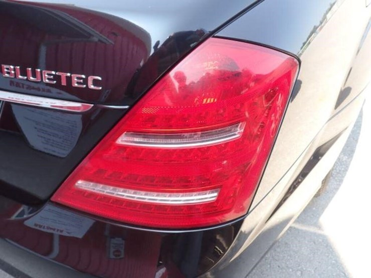 2012-mercedes-benz-s350-bluetec-4matic-awd-sedan-w-image-55