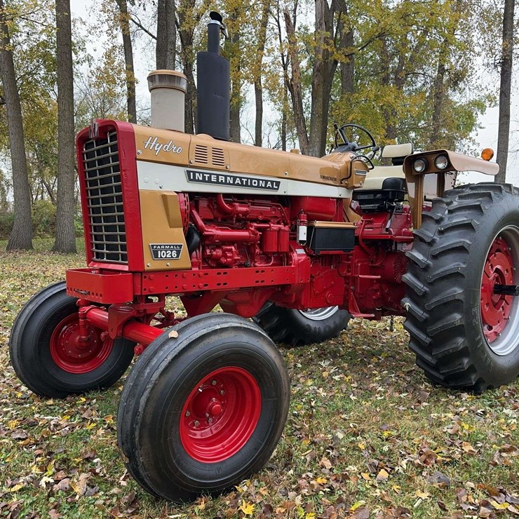 1970 1026 Farmall Hydro Row Crop Golden Demonstrator