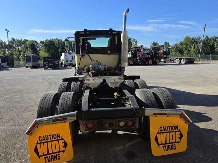 2003-caterpillar-c12-image-3