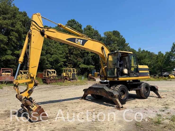 caterpillar-318-image-1