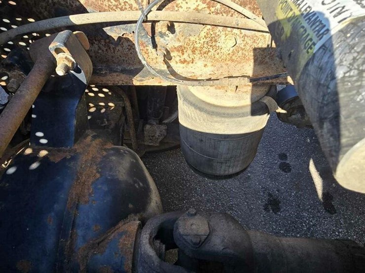 2003-caterpillar-c12-image-11