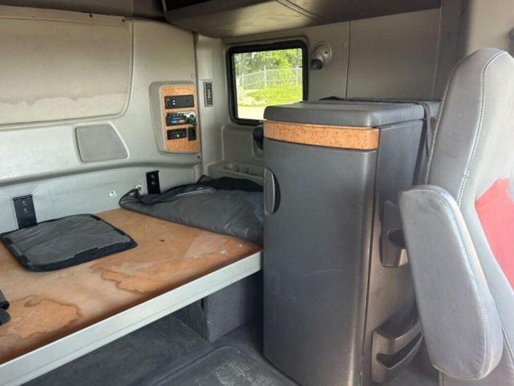 2015-international-prostar-image-21