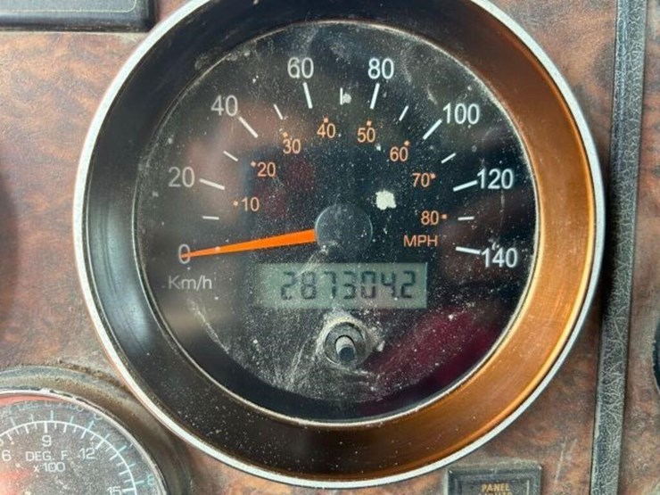 2001-kenworth-t800-image-17