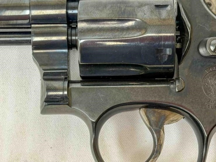 smith-&-wesson-15-7-38-spec-revolver-image-11