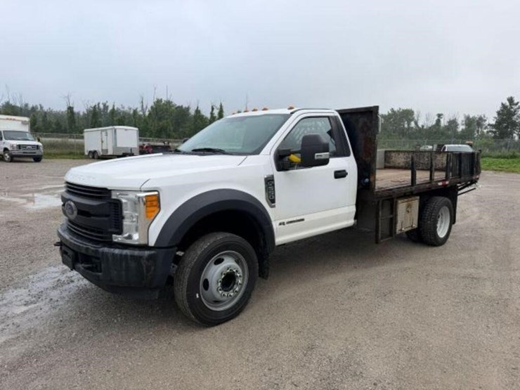 2017-ford-f550-xl-image-1