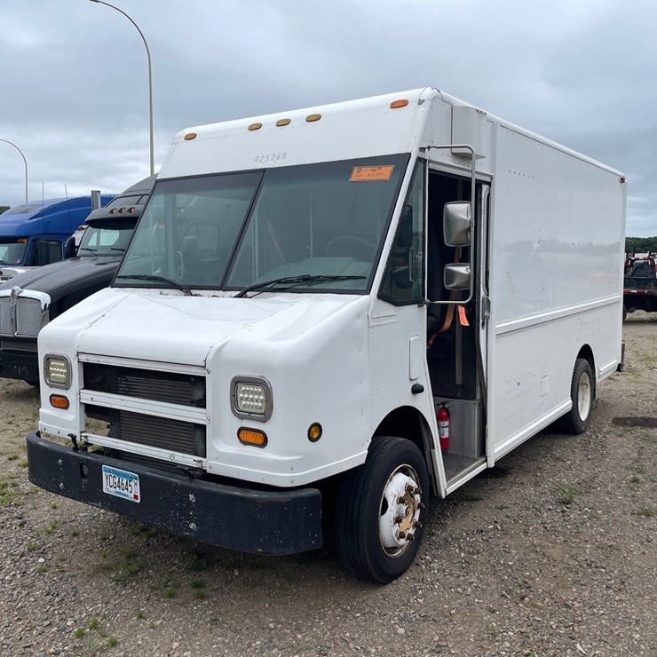 #1467 • 2000 Freightliner Box Truck (Has MN Title)