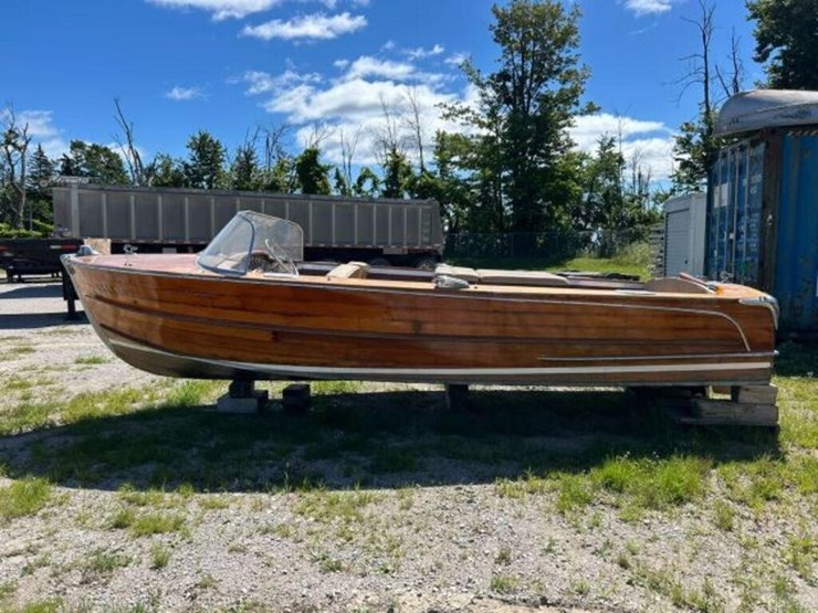 century-antique-wooden-18-ft-power-boat-image-11