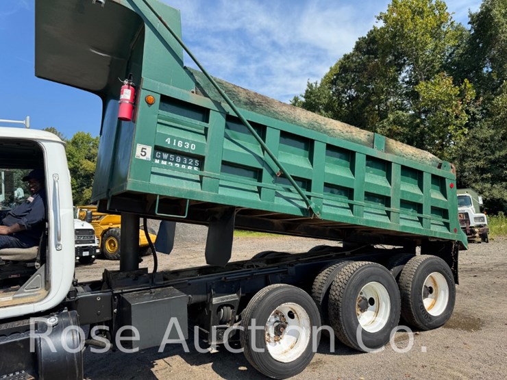 2001-mack-690s-image-34
