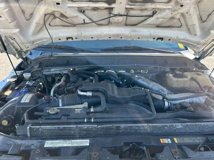 2012-ford-f550-xl-image-24