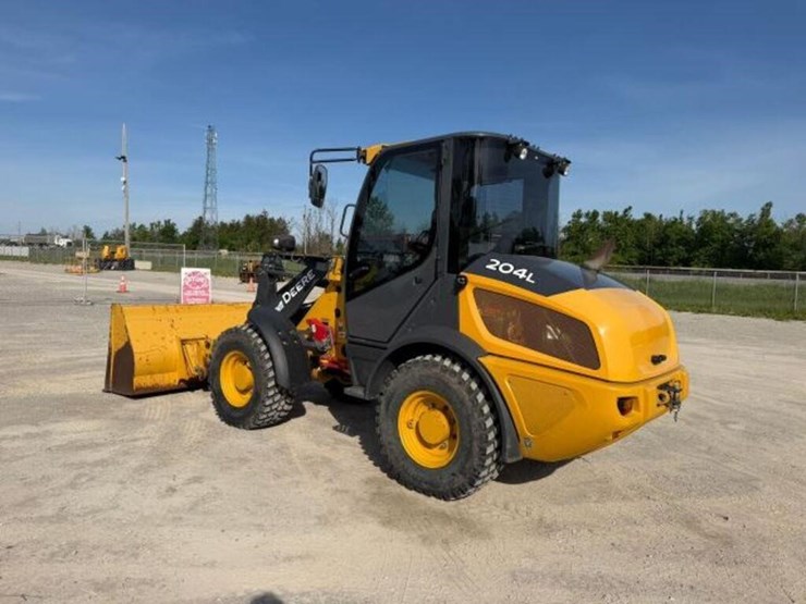 2020-deere-204l-image-3