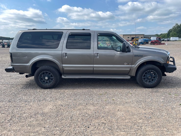 2002-ford-excursion-image-6