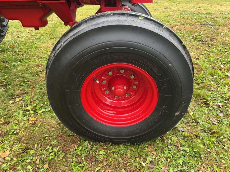 1970-farmall-826-diesel-row-crop-golden-demonstrator-image-23