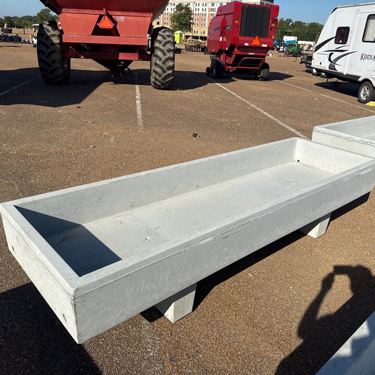 #9694 • 3 X 10 Feed Trough