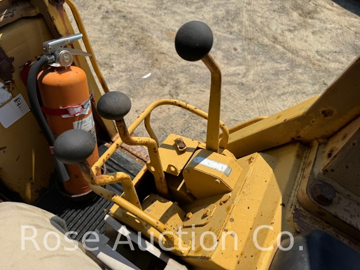 caterpillar-953-image-27
