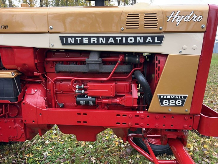 1970-farmall-826-hydro-diesel-row-crop-golden-demonstrator-image-23