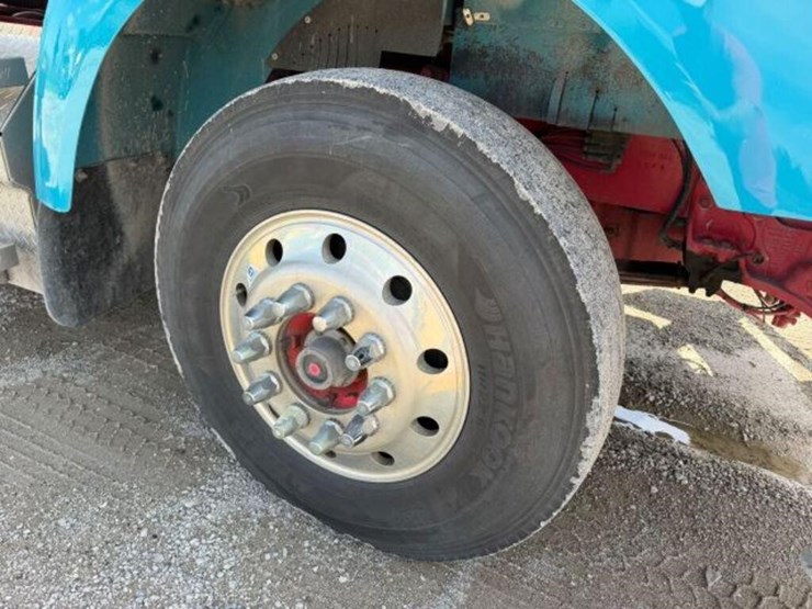 2023-western-star-4900-image-54