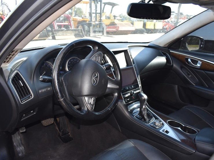 2016-infiniti-q50-car-(vin-#-jn1bv7ar4fm423278)-(showing-appx-169,145-miles-image-6