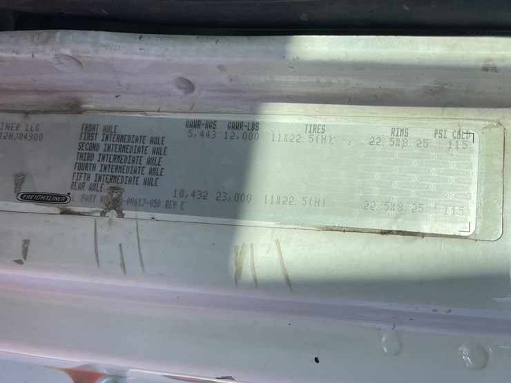 2002-freightliner-fl80-image-60