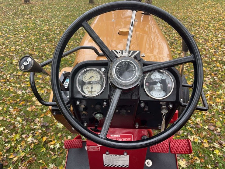 1970-farmall-544-hydro-diesel-row-crop-golden-demonstrator-image-49
