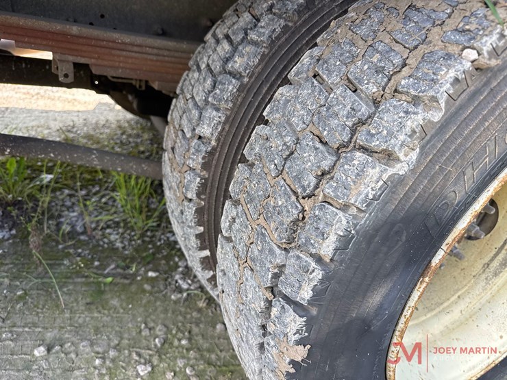 2005-chevrolet-c4500-box-truck-image-11