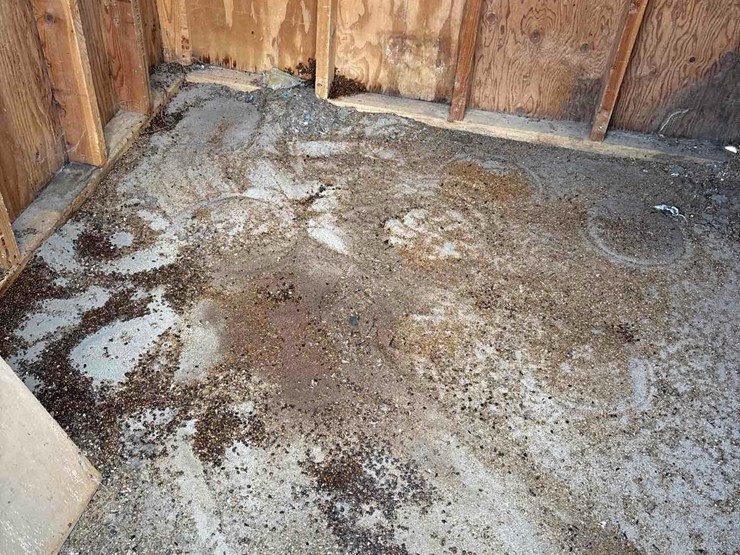 6’x6’-portable-feed-shed-image-12