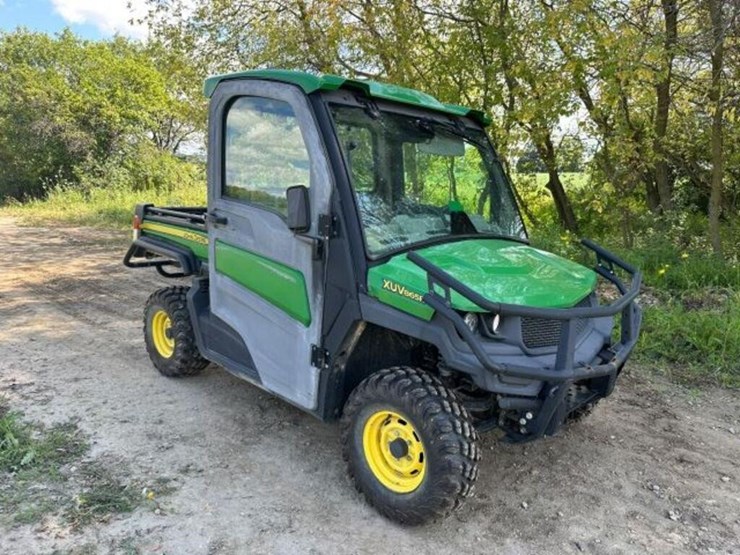 2020-john-deere-gator-image-8