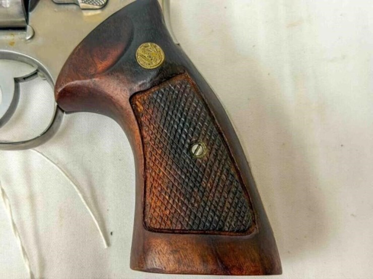 smith-&-wesson-mod.-66-357mag-revolver-image-11