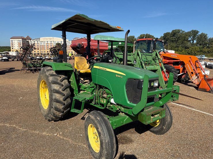 john-deere-5065e-image-3