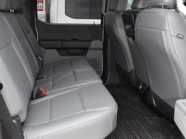 2025-ford-f350-image-19