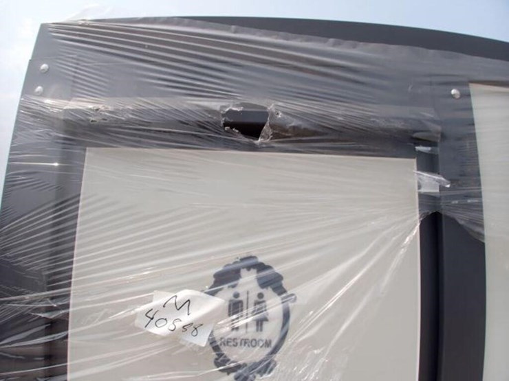 unused-bastone-portable-restroom-image-14